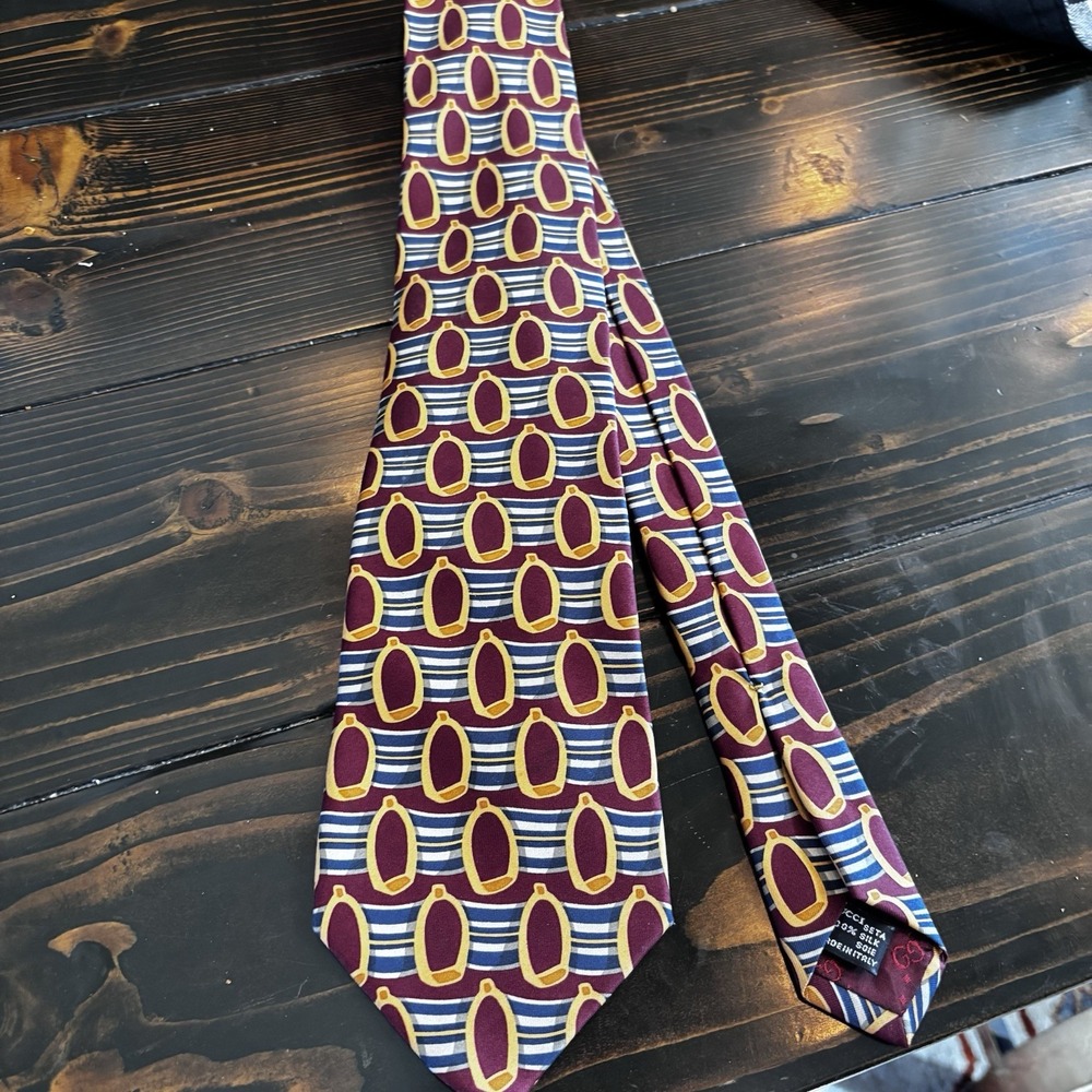 GUCCI Rare tie Red all-over pattern‎ silk from japan J3289